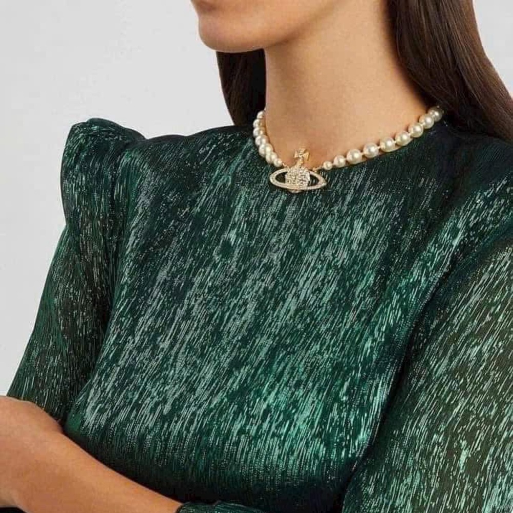 Vivienne Westwood ONE ROW PEARL BAS RELIEF CHOKER - Picture 6 of 9